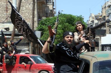 Сирийские оппозиционеры передали оружие исламистам - СМИ