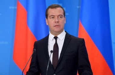 Медведев: РФ планирует отменить торговые преференции для Украины