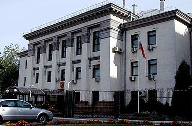 В Киеве посольство РФ будет на улице Немцова
