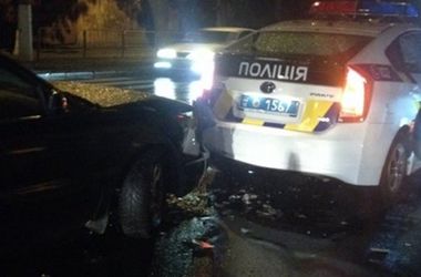 В Одессе новая полиция стала жертвой ДТП на скользкой дороге