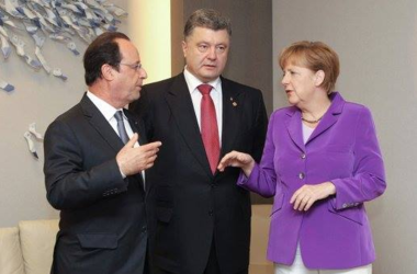 Порошенко, Меркель и Олланд провели телефонные переговоры, Путина не приглашали
