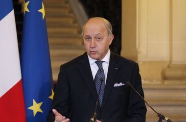 Власти США выдали ордер на арест сына министра иностранных дел Франции