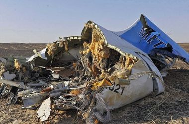 Упавший в Египте самолет мог разрушиться еще в воздухе