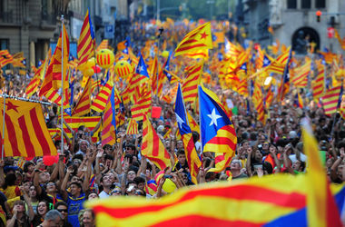 Испанский Конституционный суд приостановил действие резолюции парламента Каталонии о независимости