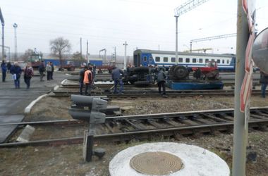 В Харьковской области поезд сбил трактор