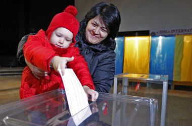 Более 550 тыс. киевлян проголосовали на выборах мэра столицы к 18.20