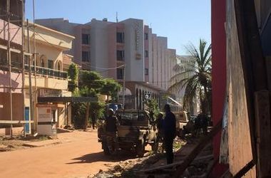 Террористы в Мали освободили несколько заложников