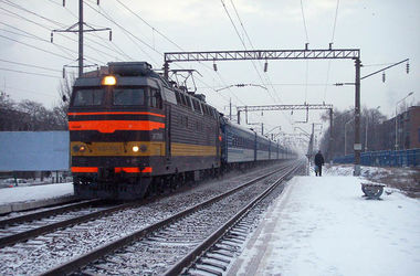На Закарпатье пассажирский поезд отрезал ногу 22-летнему парню