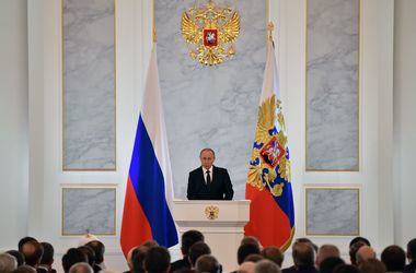 Путин вновь выступил как президент военного времени - российский политолог