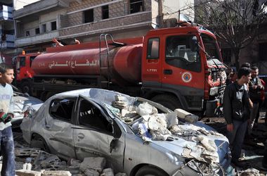Заминированный автомобиль "взлетел" у больницы в сирийском Хомсе
