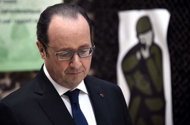 Олланд осудил "гнусное нападение" на отель в столице Буркина-Фасо