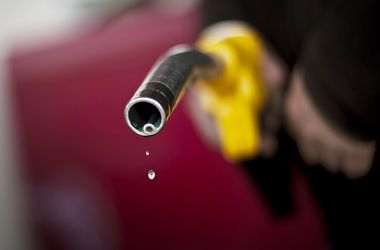Цены на нефть возобновили обвал
