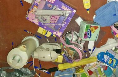 В Киеве безработные мужчины украли из детского сада игрушки, мыло и кондиционер