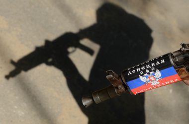 На Донбассе боевики грабят и массово разбегаются