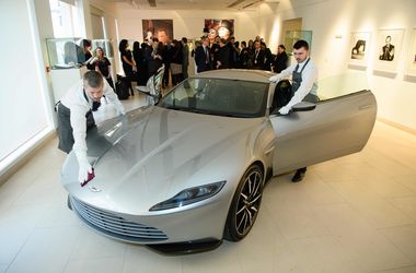 Автомобиль Джеймса Бонда продан на аукционе за $3,5 млн