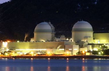 В Японии на АЭС "Такахама" аварийно отключился реактор 