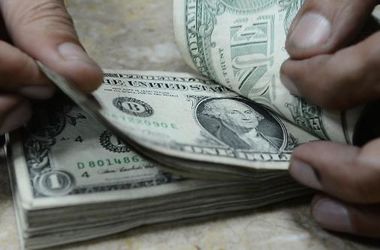 Курс доллара упал на "черном" рынке Украины