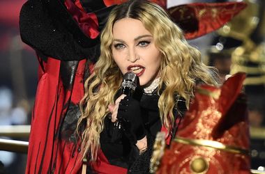 Мадонна потребовала, чтобы суд выдал ордер на арест ее бывшего мужа