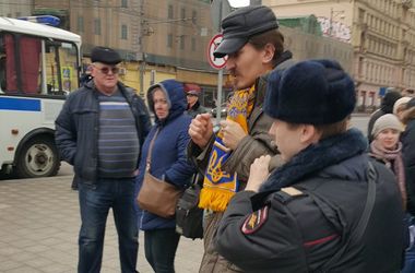 В Москве начались аресты участников митинга в поддержку Савченко (видео)