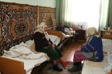 В Киеве банда мошенников похищала одиноких стариков, чтобы продать их квартиры