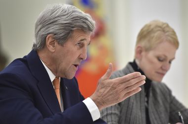 Керри: США снимут санкции с России при условии выполнения Минских соглашений