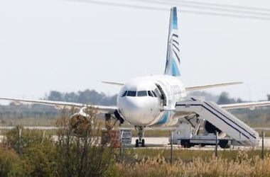 Угонщик египетского самолета A-320 арестован 