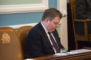 Премьер Исландии подал в отставку из-за офшорного скандала