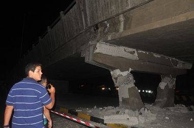 Мощное землетрясение в Эквадоре: число жертв возросло до 77