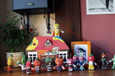 В новочеркасском СИЗО Савченко продолжает создавать игрушки для кукольного театра