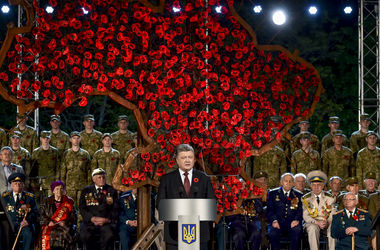 Пятую часть бюджета Украина тратит на оборону - Порошенко