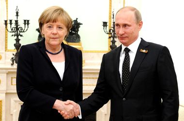 Меркель летит к Путину в Москву