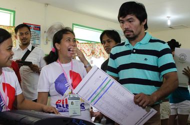 За боксера Мэнни Пакьяо проголосовало 15 миллионов человек: он избран в сенат Филиппин