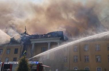 В Австрии из-за окурка сгорел старинный замок
