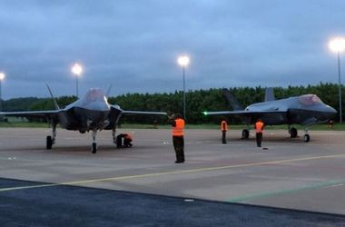 В Нидерланды прибыли первые новейшие истребители F-35 (видео) 