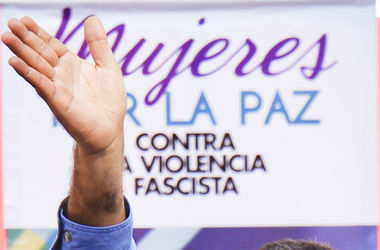 Мадуро пообещал взяться за оружие, если будет нужно защищать суверенитет