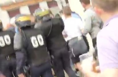 Полиция применила слезоточивый газ против английских фанатов в Лилле