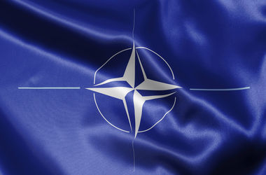 НАТО поможет Украине бороться с гибридной войной