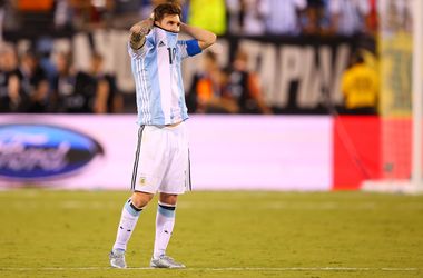 Президент Аргентины и Марадона попросили Месси остаться в национальной сборной
