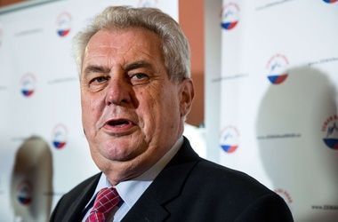 Президент Чехии призывает к референдуму по членству в ЕС и НАТО