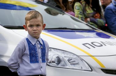 Украинцы беспрецедентно доверяют новой полиции – Порошенко
