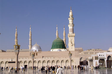 Мощный взрыв произошел близ второй святыни ислама - Мечети Пророка в Медине