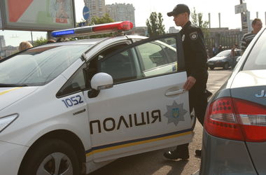В Киеве произошла стрельба возле торгового центра – очевидцы
