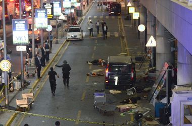 По подозрению в причастности к теракту в аэропорту Стамбула задержаны 11 россиян