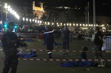 Контр-подразделение парижской прокуратуры начало расследование нападения в Ницце