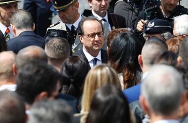 Президент и премьер Франции прибыли в МВД
