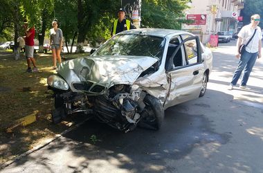 В Киеве произошло зрелищное ДТП с участием пьяного водителя