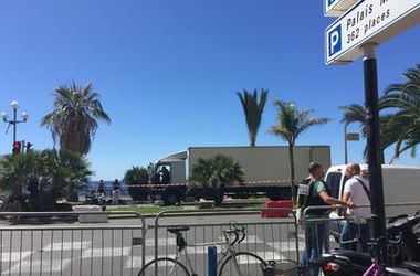 Подробности теракта в Ницце: террорист прикинулся доставщиком мороженого