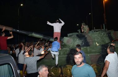 Попытка военного переворота в Турции: хроника событий