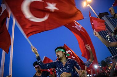 Попытка переворота в Турции глазами жителей Стамбула: люди боятся начала гражданской войны