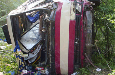 Число жертв аварии с автобусом в Крыму достигло семи
